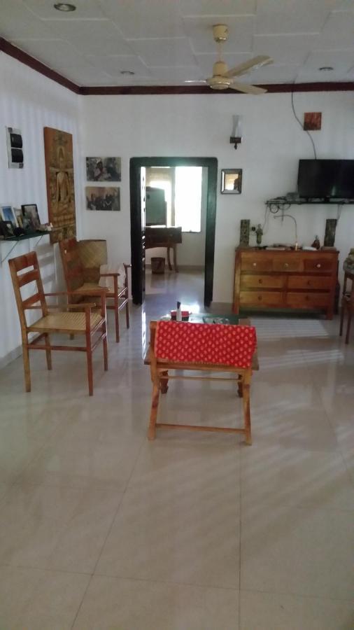 Allens Home Stay Jaffna Exteriör bild