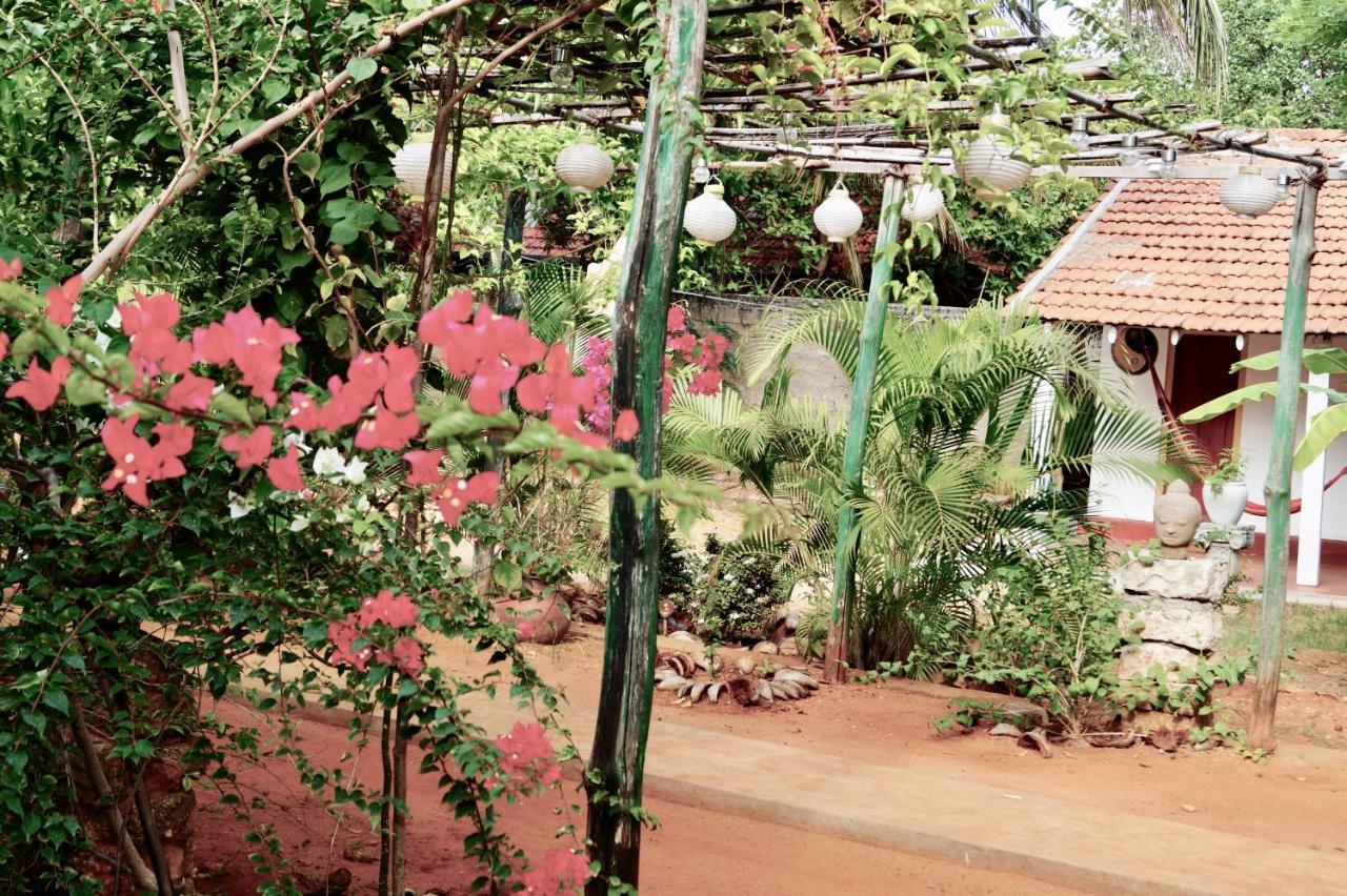 Allens Home Stay Jaffna Exteriör bild